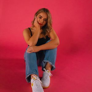 Meet your Posher, Chloe